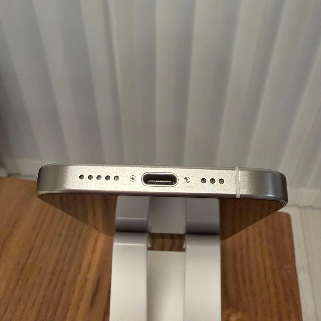 美品★iPhone 15 Pro ホワイト simフリー 128GB