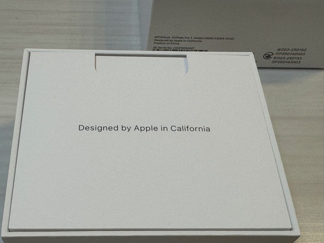 イヤホン airPods Pro 3