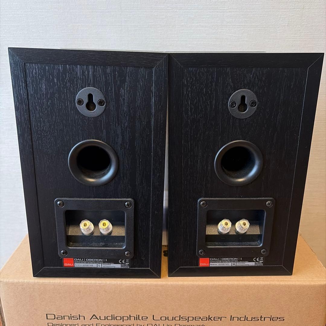 【極美品】DALI ダリ2way スピーカー　OBERON1ブラックアッシュ