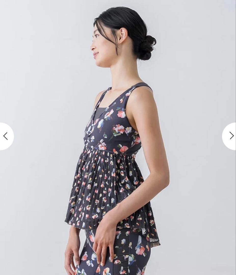 スカーラ　ローズプリントプリーツタンクトップ　Sサイズ