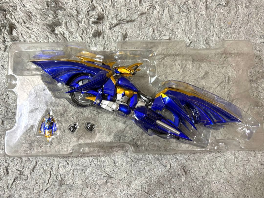 S.H.Figuarts 仮面ライダーナイトサバイブ&ダークレイダーセット