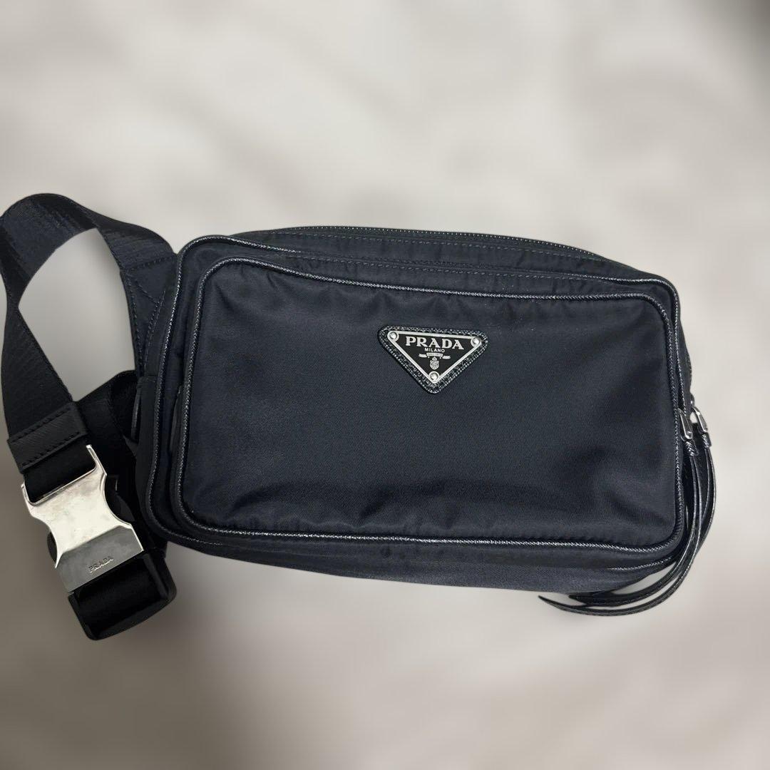 PRADA ボディバッグ