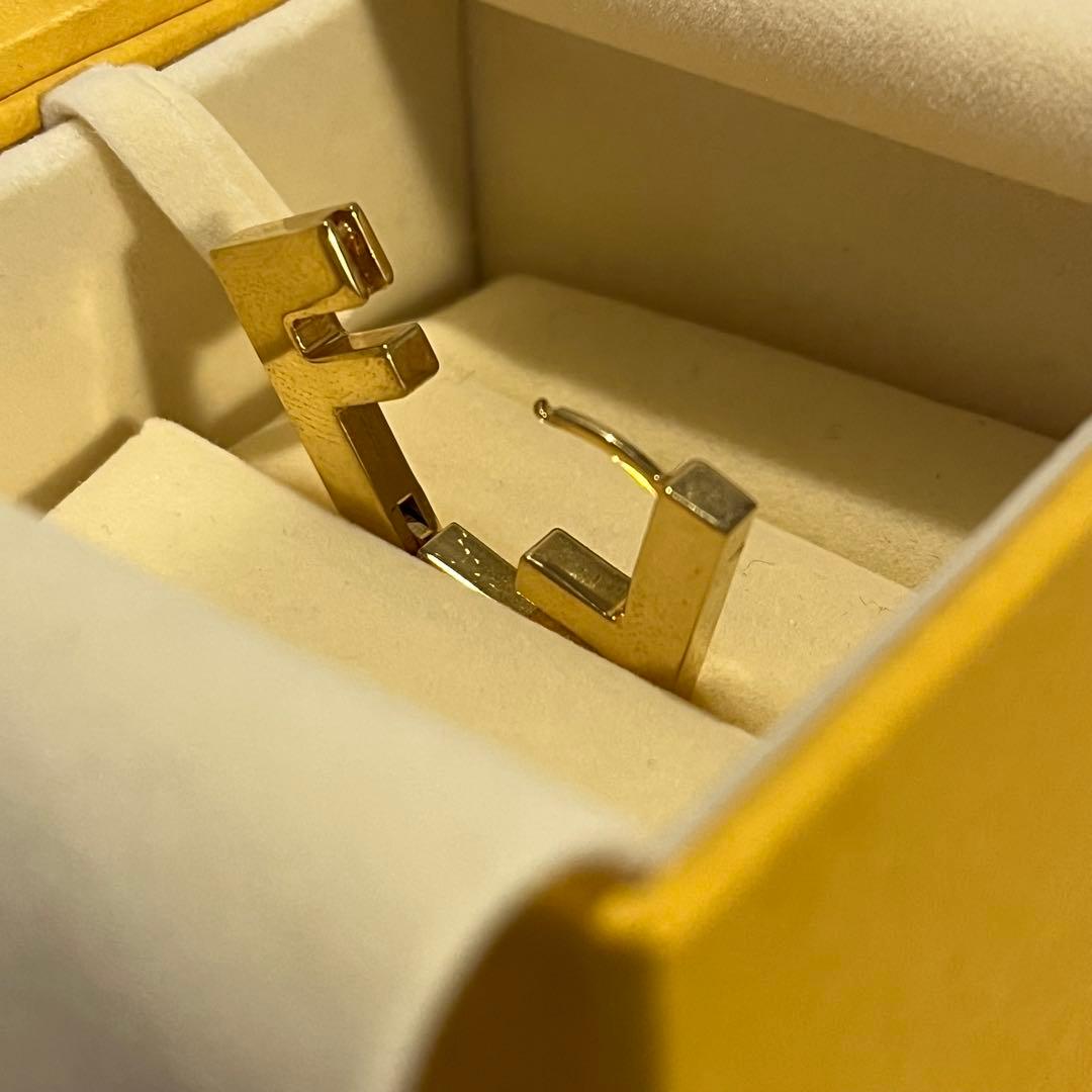 FENDI FFモチーフピアス FFロゴ　シングル　片耳　ゴールド