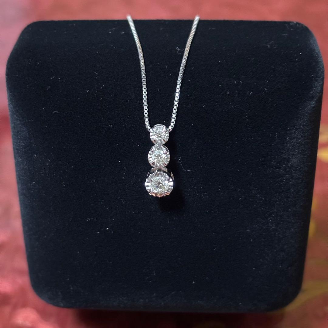 QVC 18KWG ダイヤモンド　3ストーンペンダントトップ