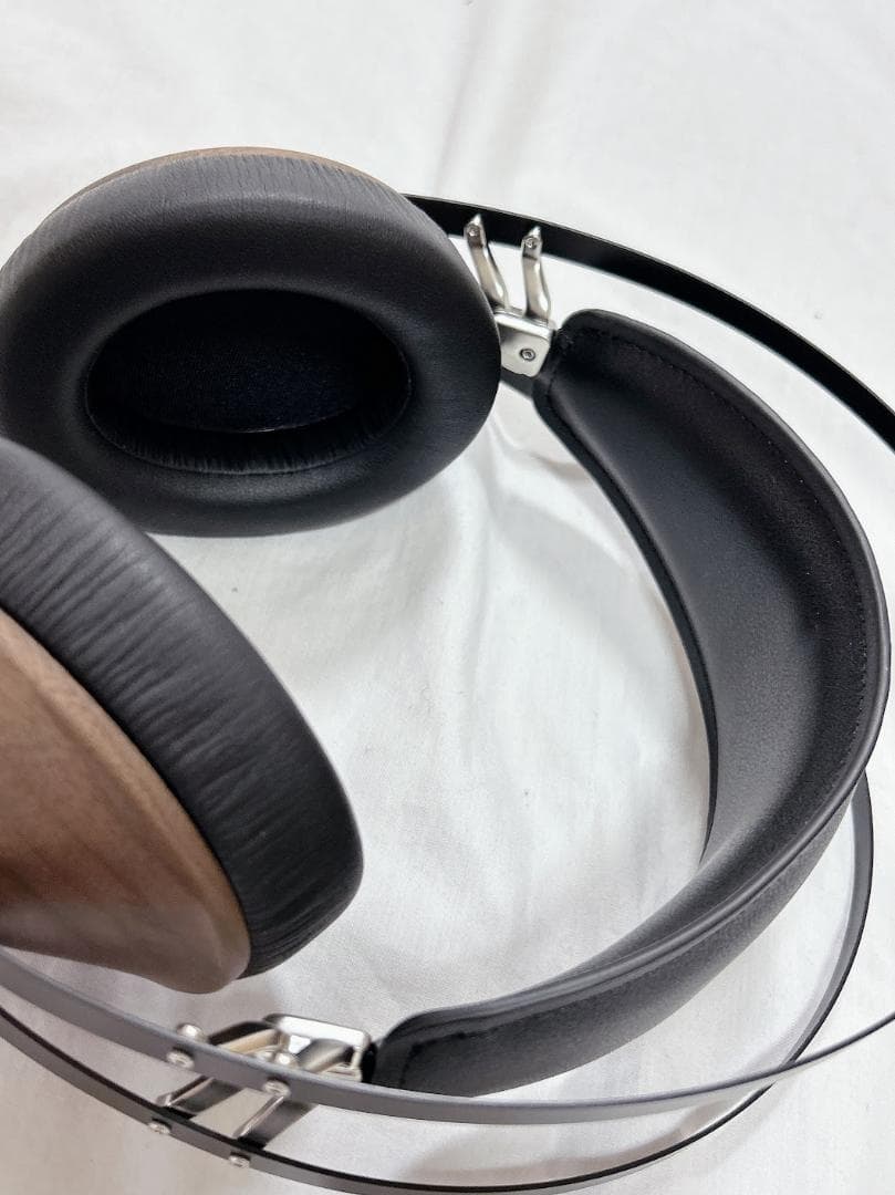 美品　M99C-WS　MEZE 99 Classics Walnut シルバー