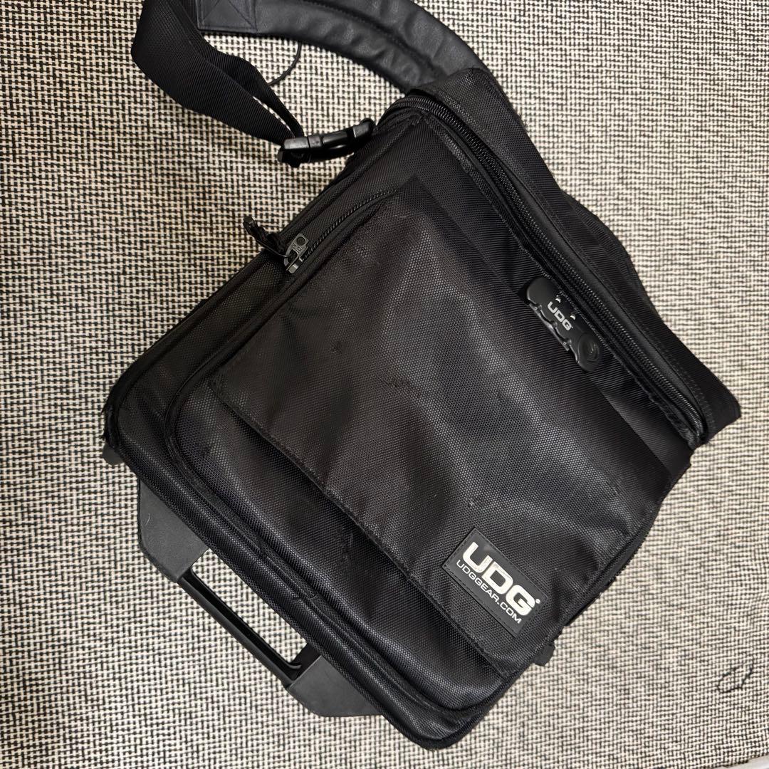 UDG ブラック レコードバッグ