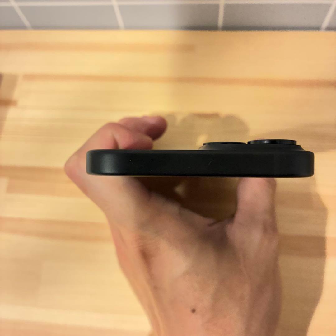 Apple iPhone 15 ブラック 128GB ディスプレイを公式にて交換