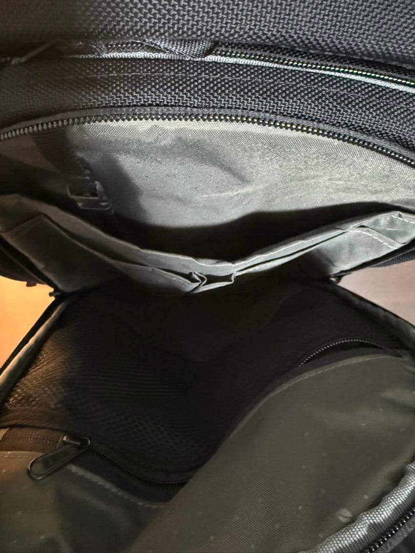 バッグ Incase Tracks Backpack 18L -Black-