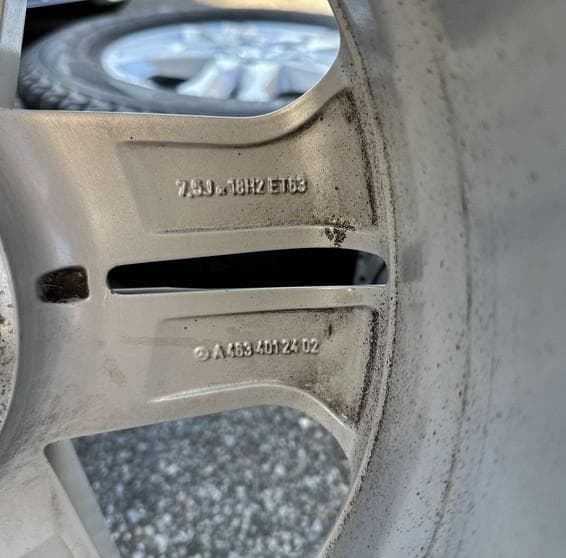 江*ス様 ■美品■4本W463純正ホイール+スタッドレスGクラスゲレンデ265/