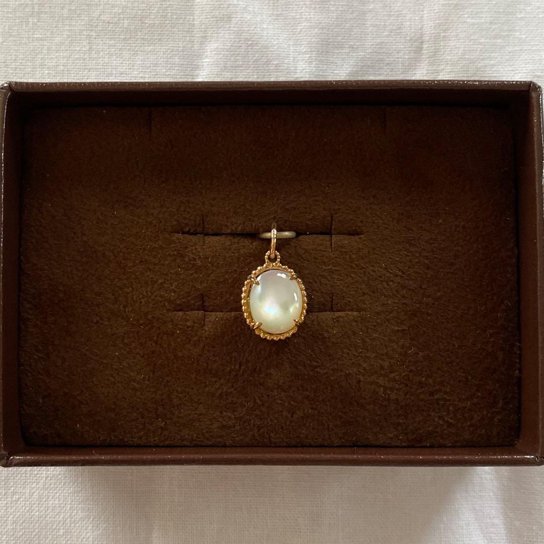 美品 agete K10チャーム 白蝶貝 レモンクォーツ