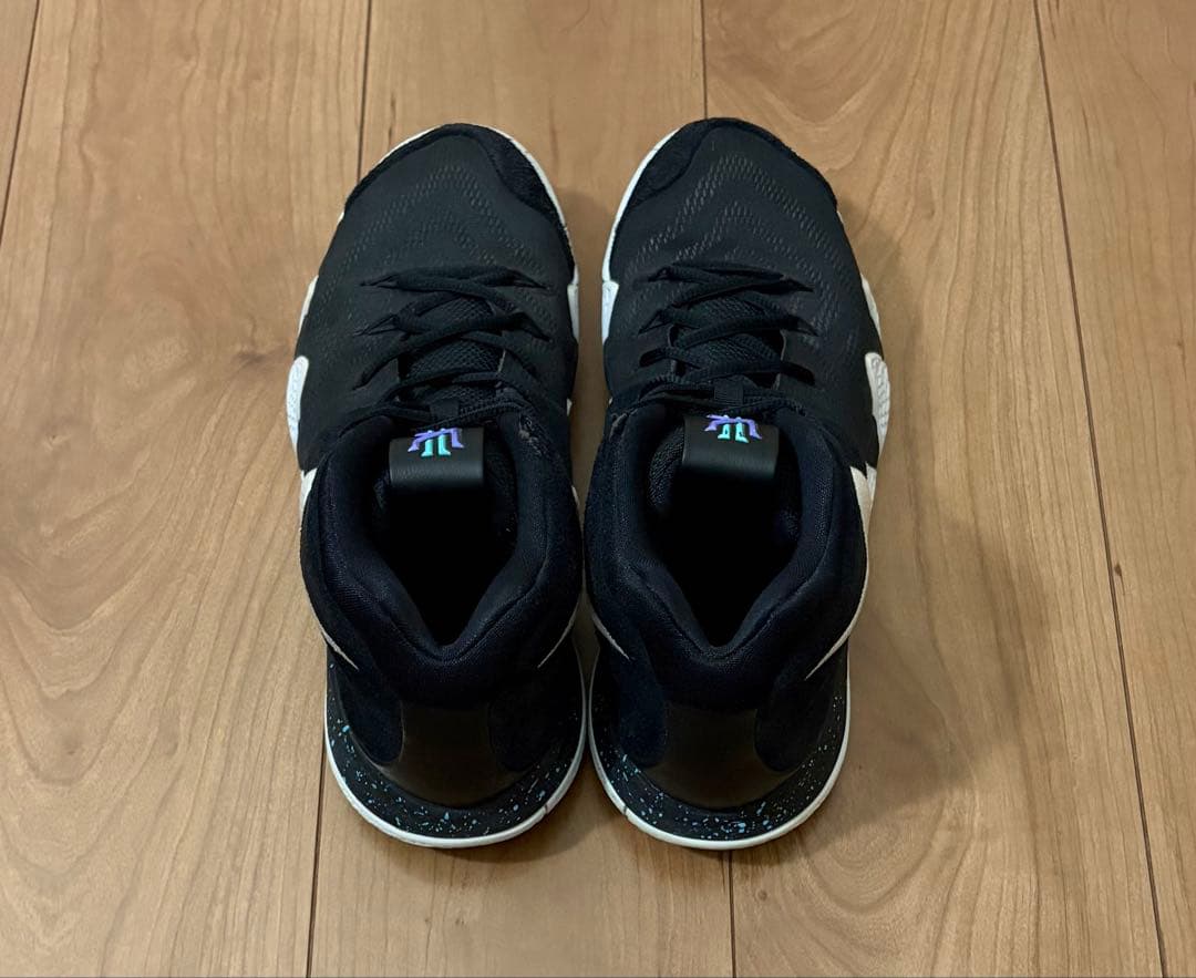 NIKE カイリー4 27.5cm