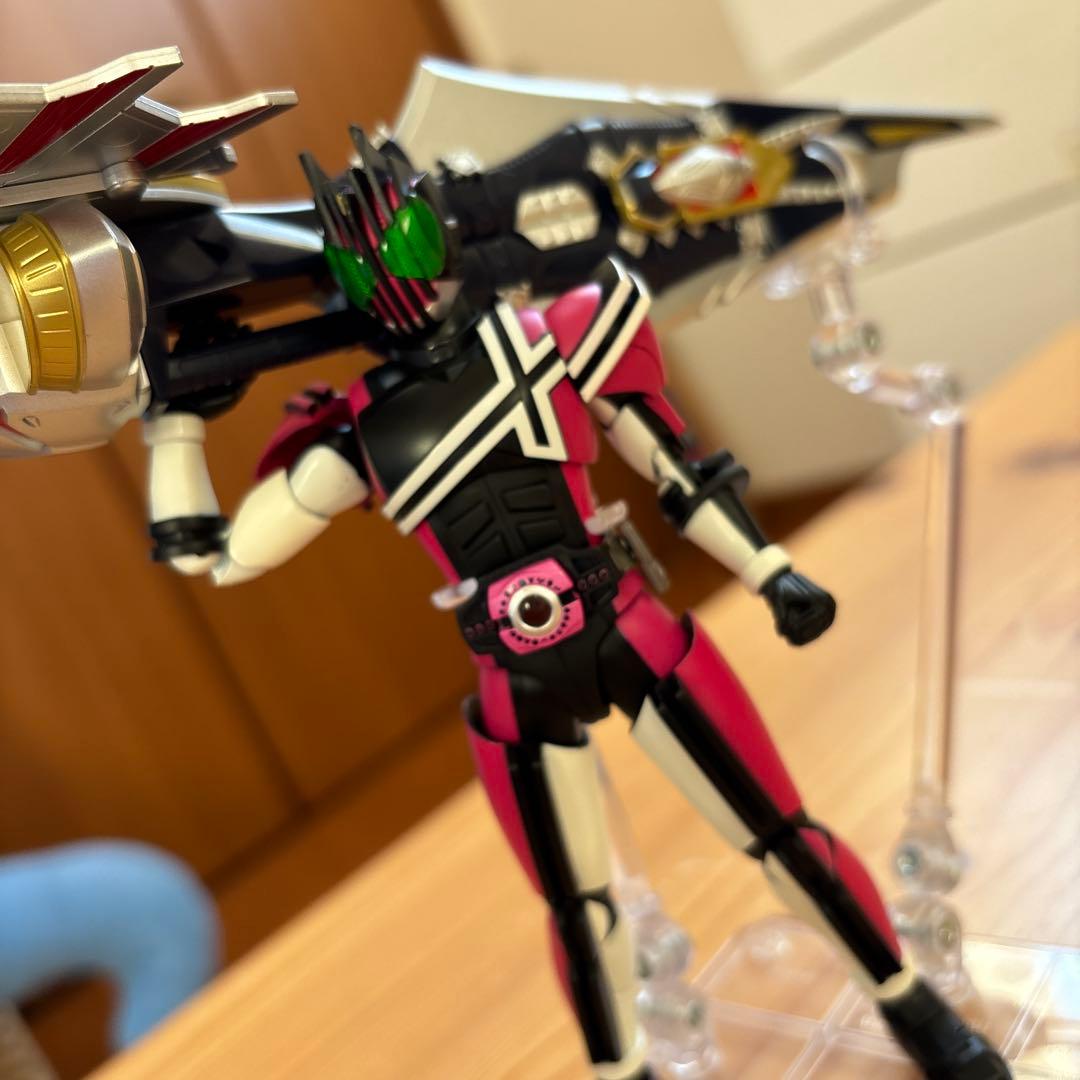 真骨彫製法 仮面ライダーディケイド ネオディケイドライバーver. 右腕破損