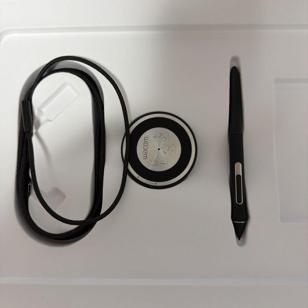 Wacom Intuos Pro ペンタブレット PTH-660 medium