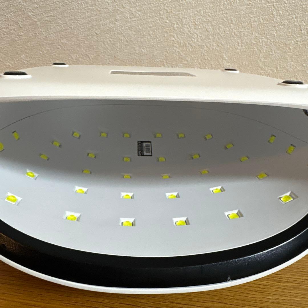 AIRI　SHAREYDVA LUNA UV/LEDライト