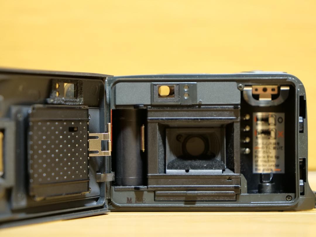 KYOCERA Slim-T フイルムカメラ オリーブ色