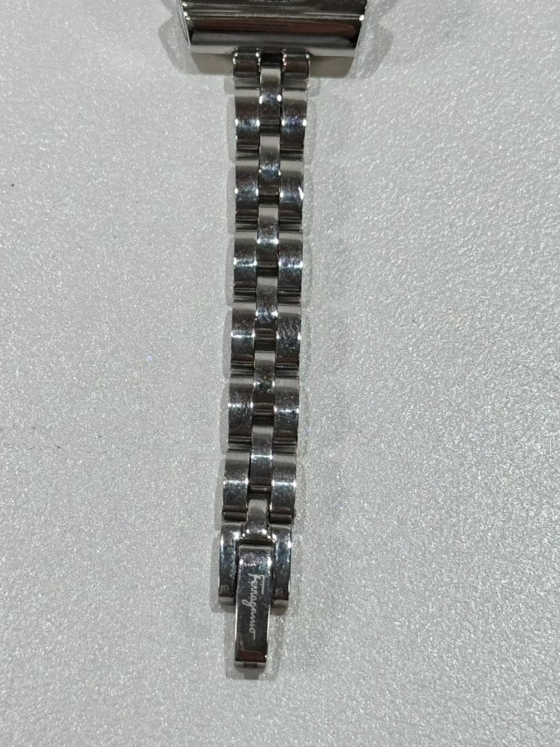 フェラガモ ガンチーニ 赤文字盤 動作品 FBF121807960248