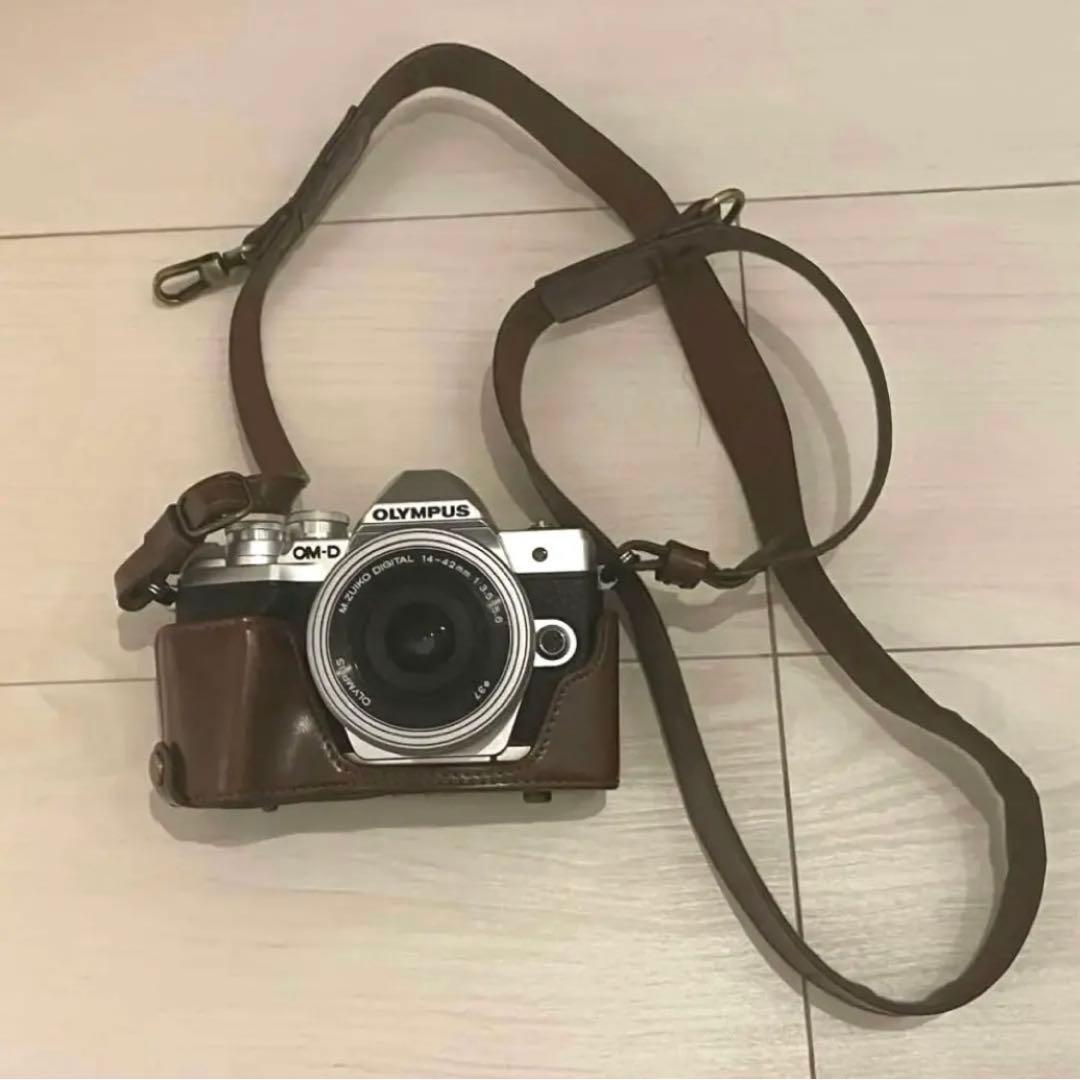 【美品】OLYMPUS OM-D E-M10 MarkⅢ ダブルレンズキット
