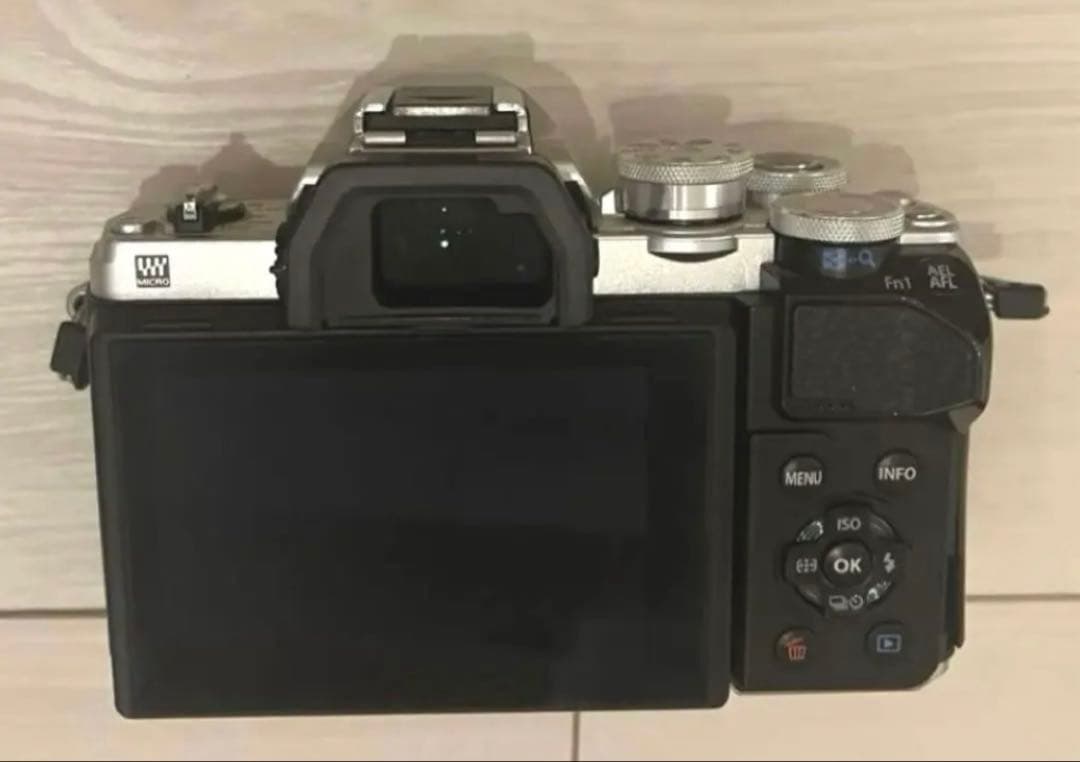 【美品】OLYMPUS OM-D E-M10 MarkⅢ ダブルレンズキット