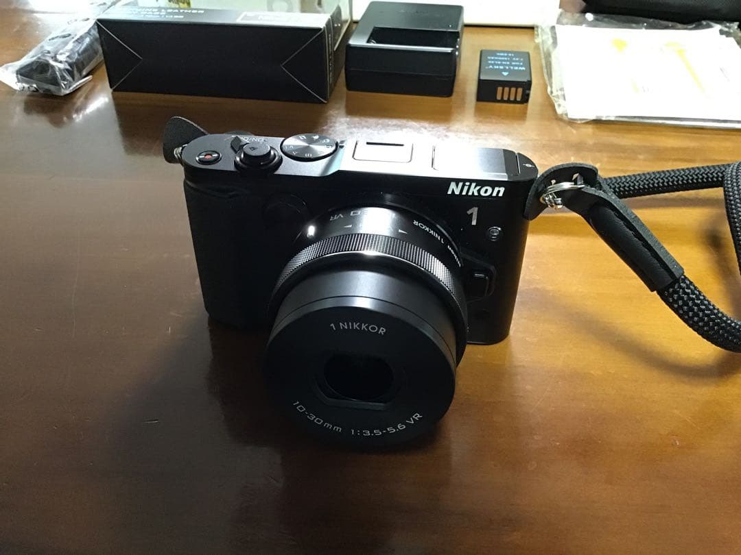 Nikon 1 V3 ミラーレス10-30mm 30-110mmレンズ付極美品