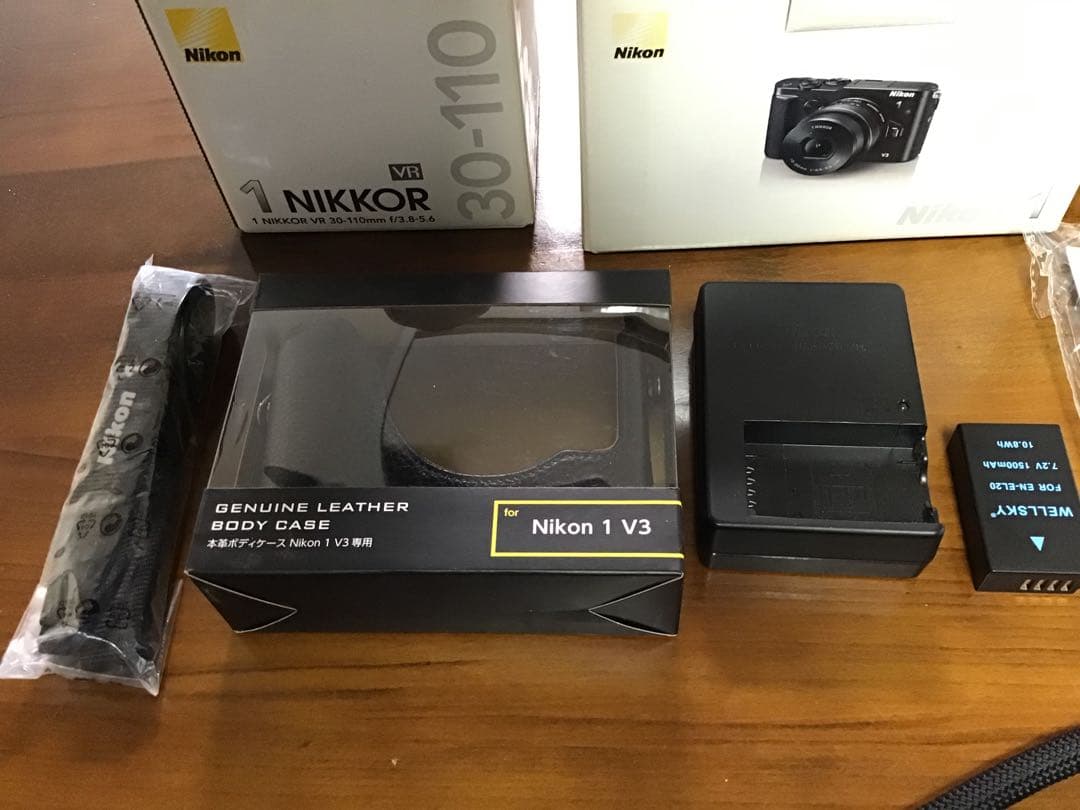 Nikon 1 V3 ミラーレス10-30mm 30-110mmレンズ付極美品