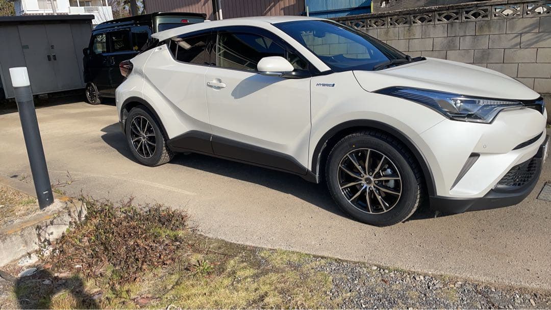 ちろるチロル215/60R17スタッドレスタイヤホイールセットナット付き