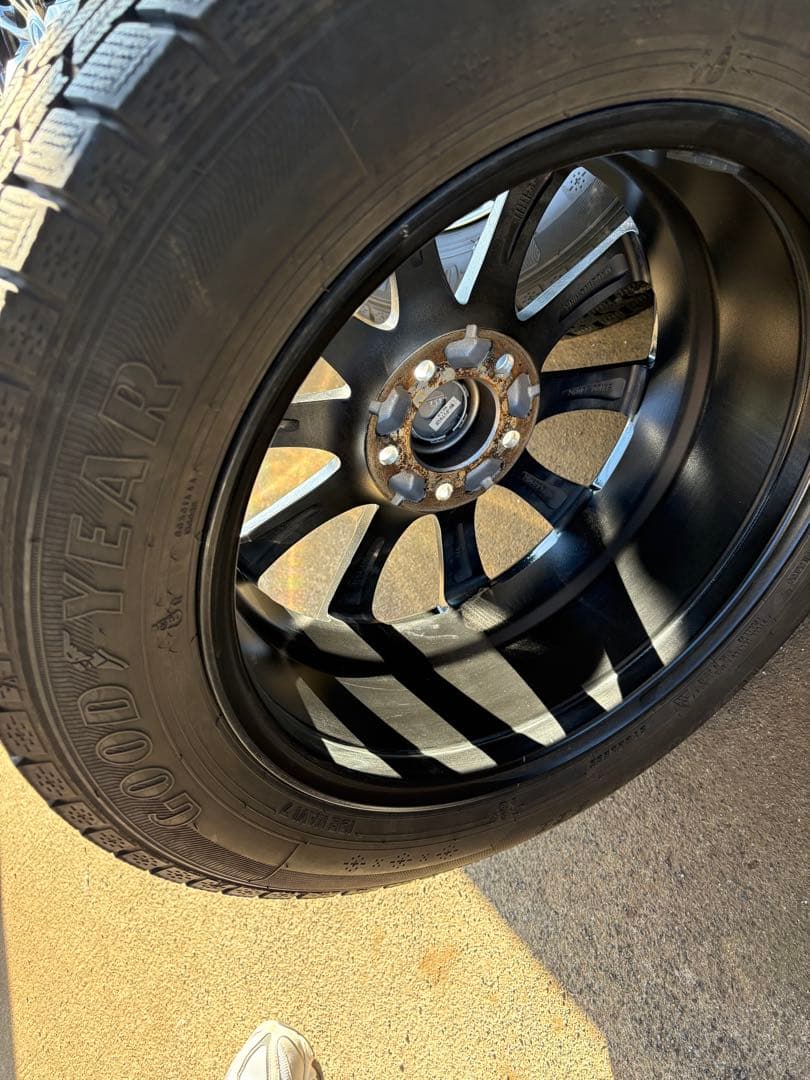 ちろるチロル215/60R17スタッドレスタイヤホイールセットナット付き