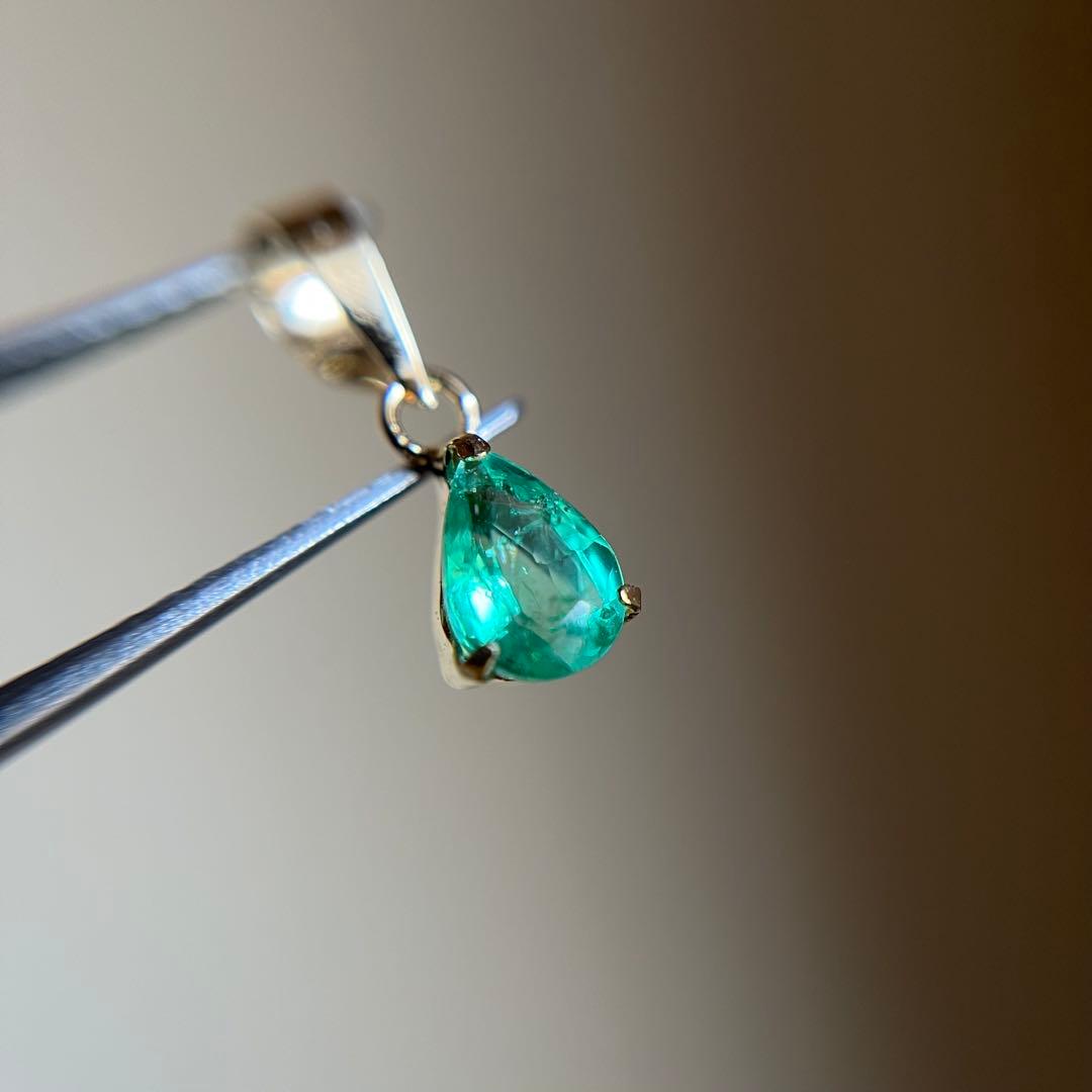 K18 天然石エメラルド ペンダントトップ　18金イエローゴールド　PEAR