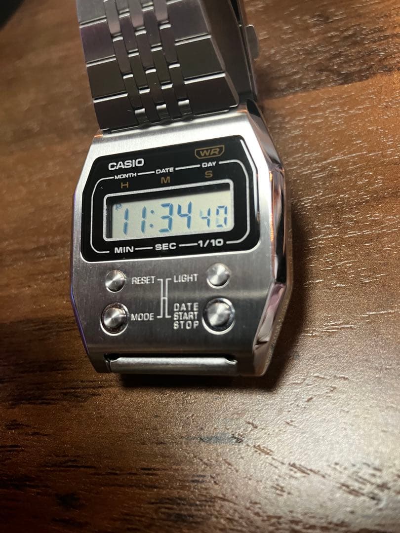 時計 CASIO A1100D