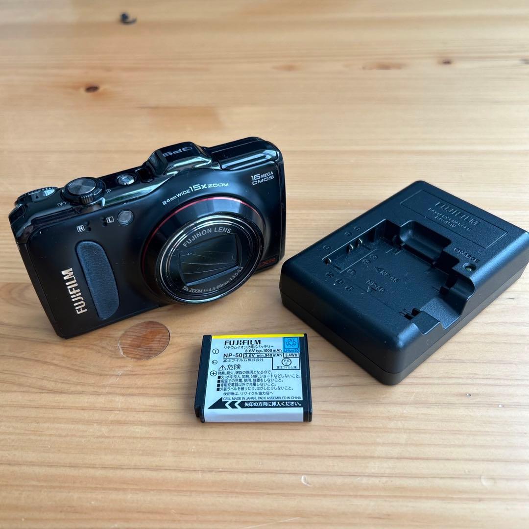 FUJIFILM FINEPIX F550EXR デジタルカメラ