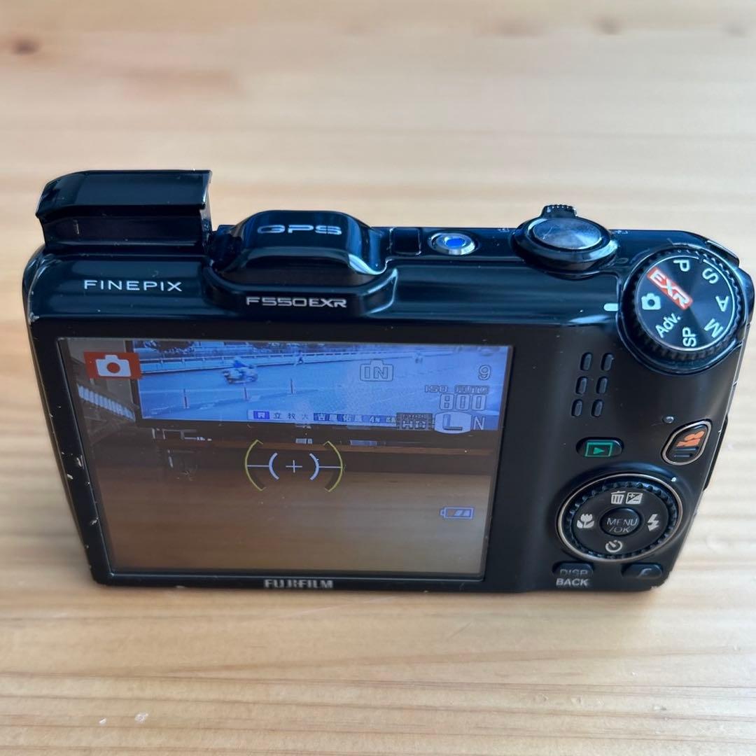 FUJIFILM FINEPIX F550EXR デジタルカメラ