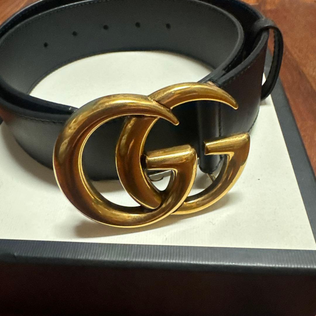 Gucci ブラックレザー GGロゴ ベルト