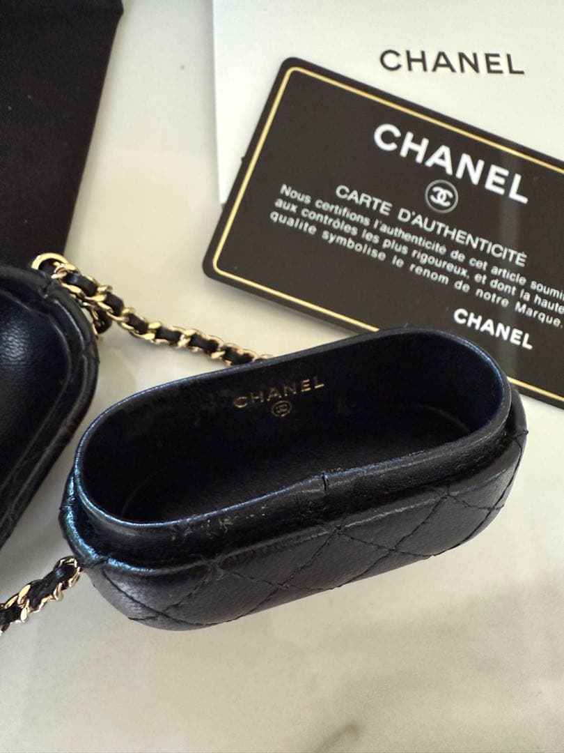 CHANEL ブラックレザー AirPodsProケース