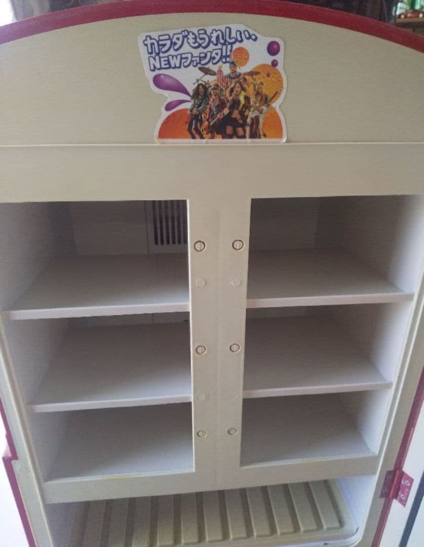 アメリカンスタイル 自販機型冷蔵庫、保冷庫 レトロ、アンティーク風