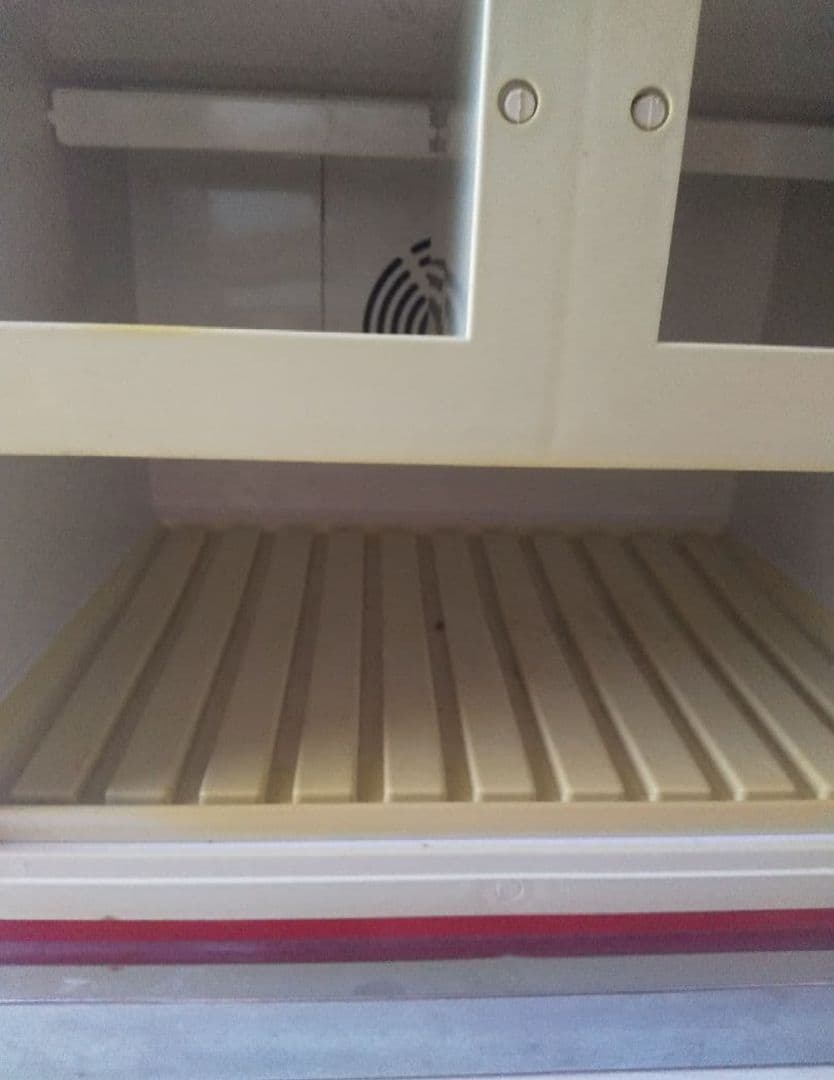 アメリカンスタイル 自販機型冷蔵庫、保冷庫 レトロ、アンティーク風