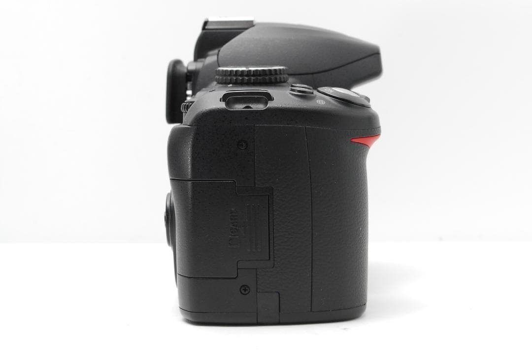 【美品】Nikon D3000　スマホ転送　手振れ補正　安心のレンズフード付