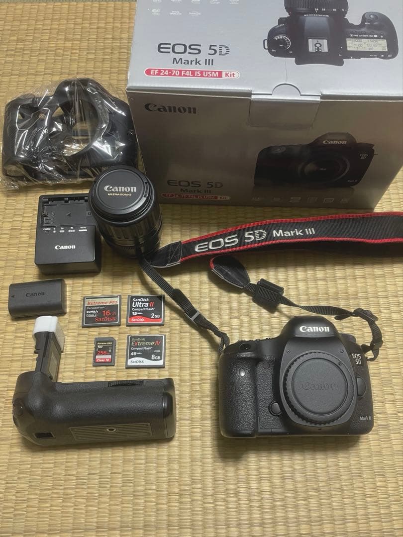 CANON EOS 5D MarkⅢ ＋バッテリーグリップ ＋ CFカード等付属