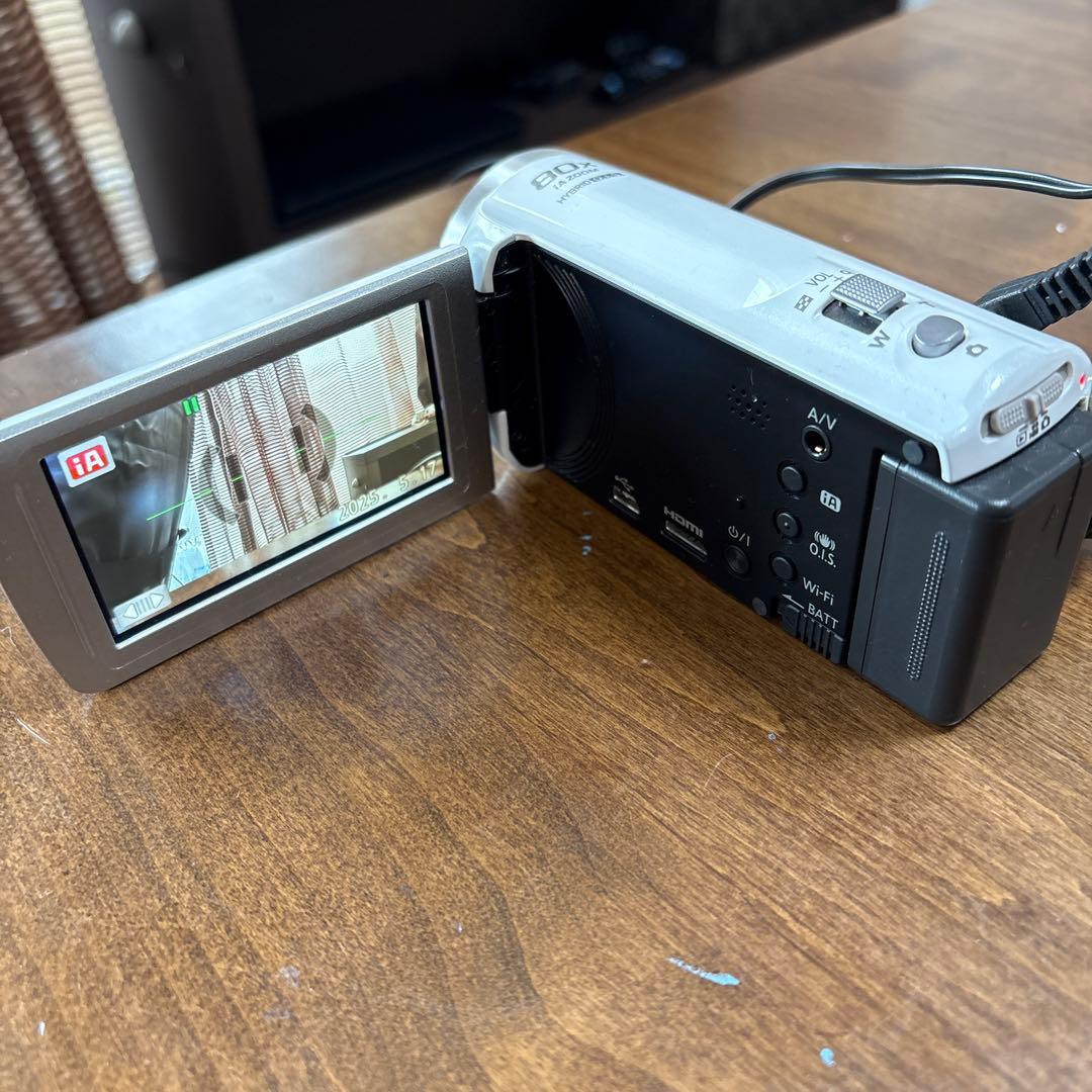 Panasonic HC-V520M ビデオカメラ 本体、追加バッテリーパック付