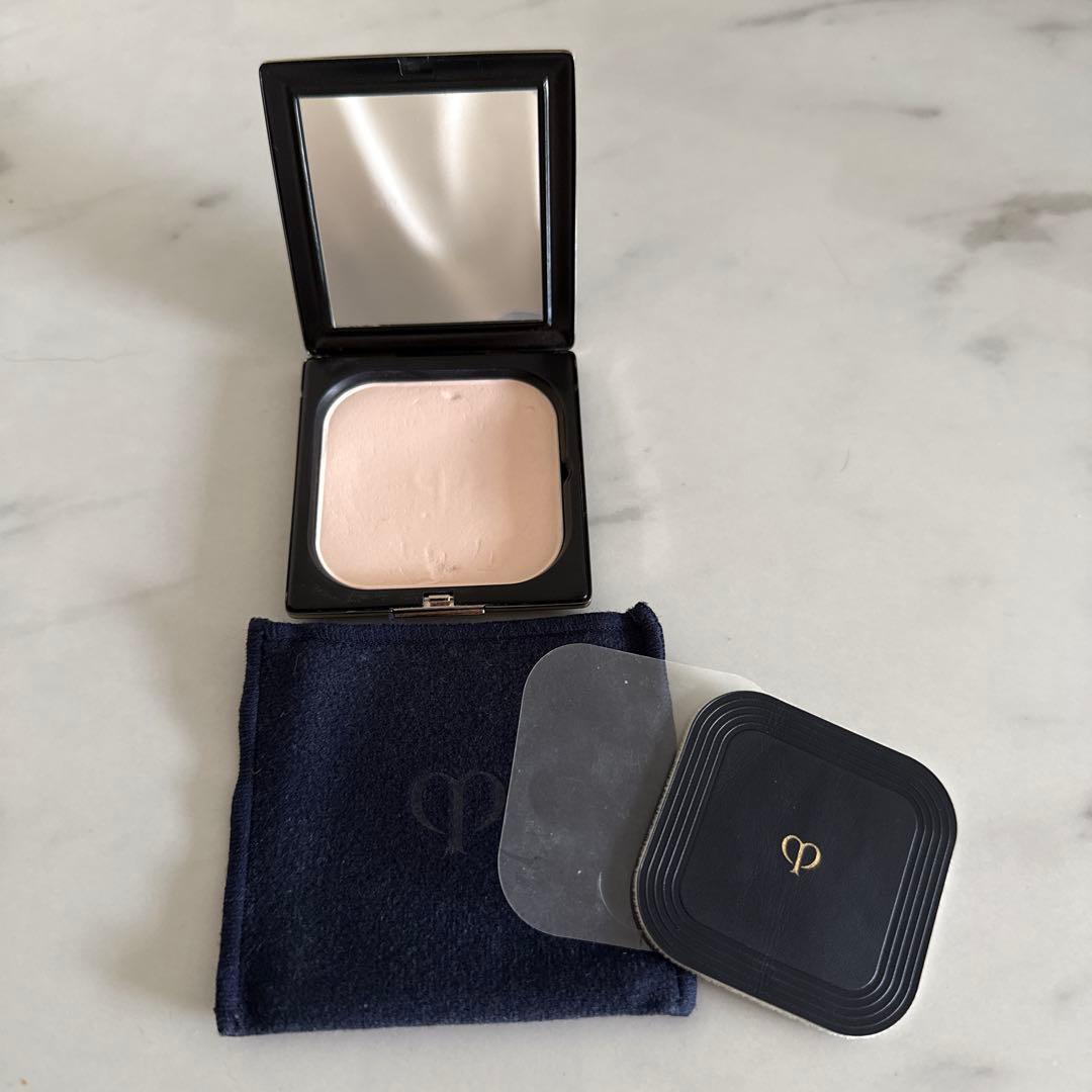 クレ・ド・ポー ボーテ プードルコンパクトエッセンシャルn 5g