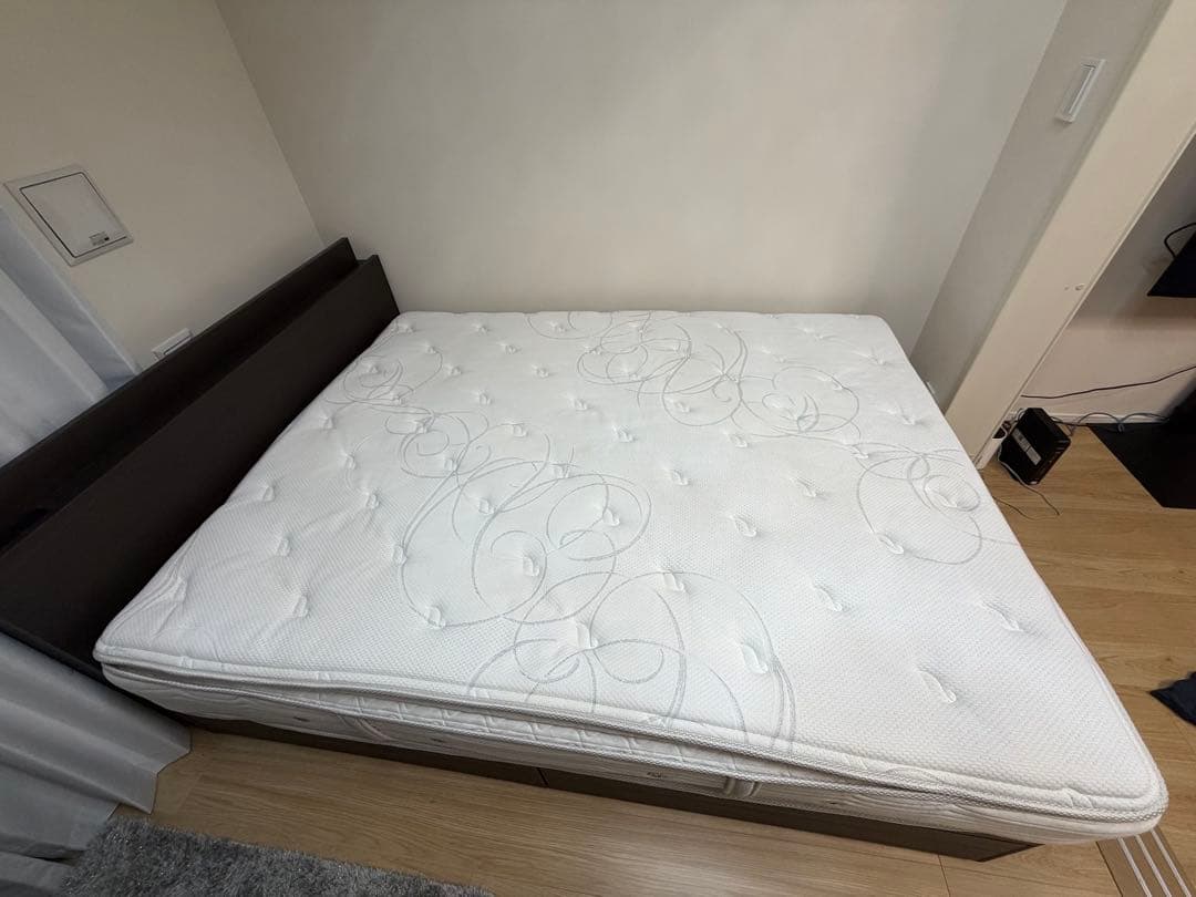 シモンズ　マットレス　ベッドフレーム　セット　クイーン