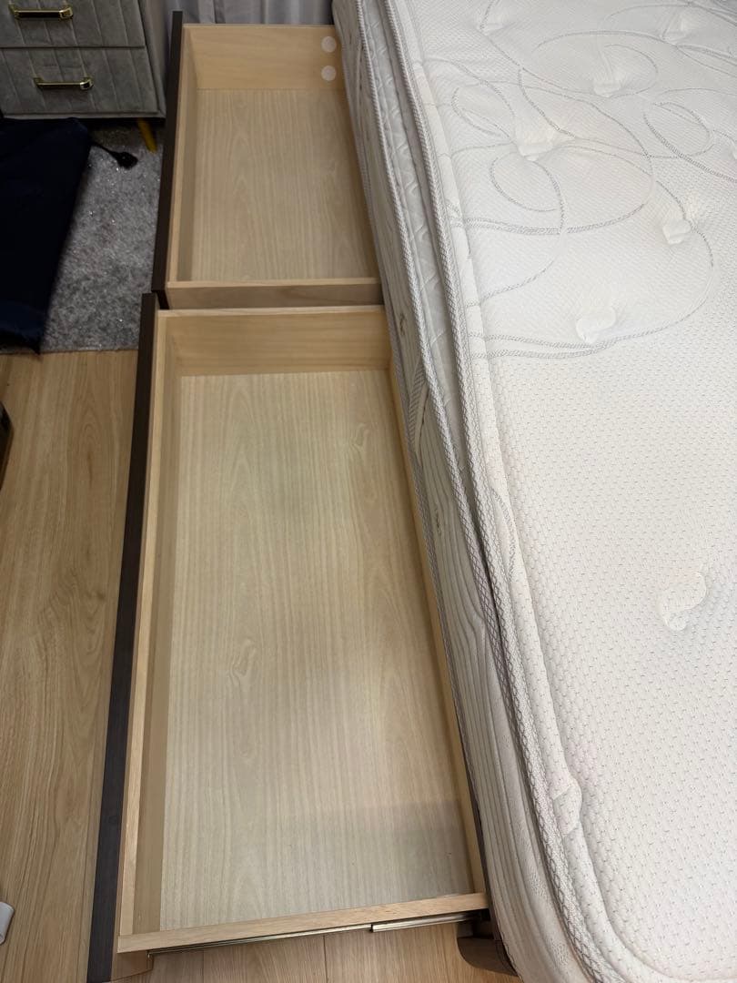 シモンズ　マットレス　ベッドフレーム　セット　クイーン