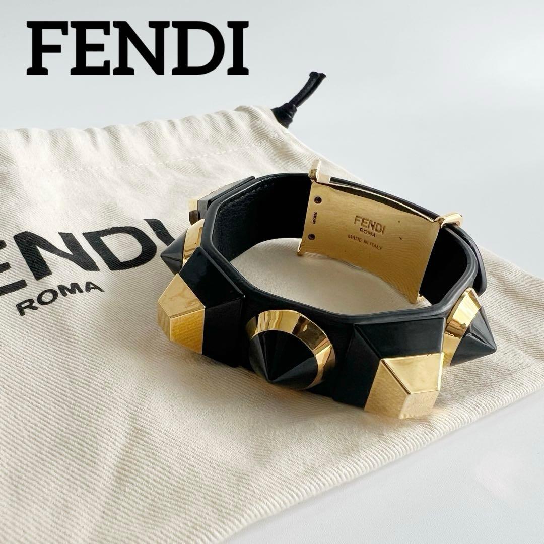 希少 FENDI フェンディ バングル スタッズ ブレスレット ゴールド