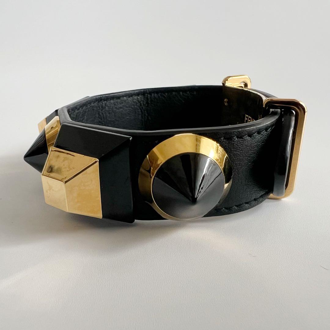 希少 FENDI フェンディ バングル スタッズ ブレスレット ゴールド