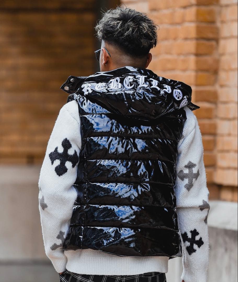 アダムスジャグラーダウンジャケットヤリラ