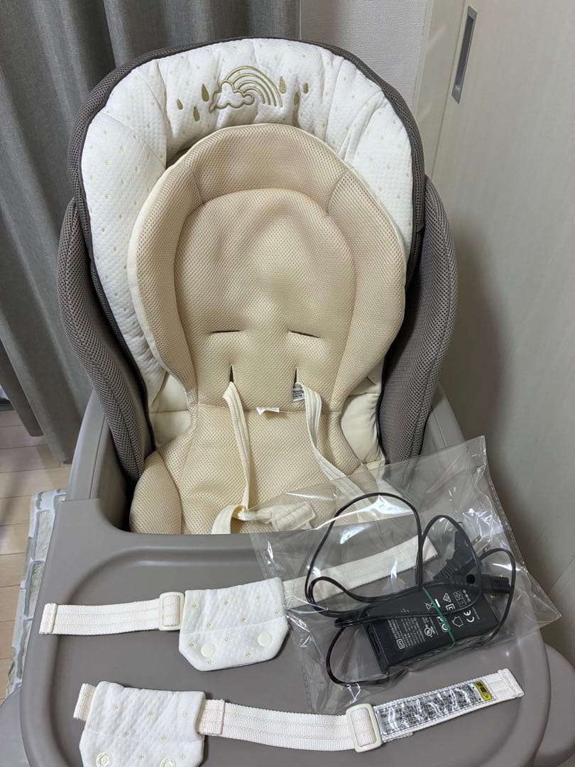 美品✨Aprica ユラリズム オート ムーンロック クッション洗濯済　おまけ付