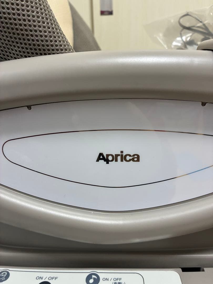 美品✨Aprica ユラリズム オート ムーンロック クッション洗濯済　おまけ付