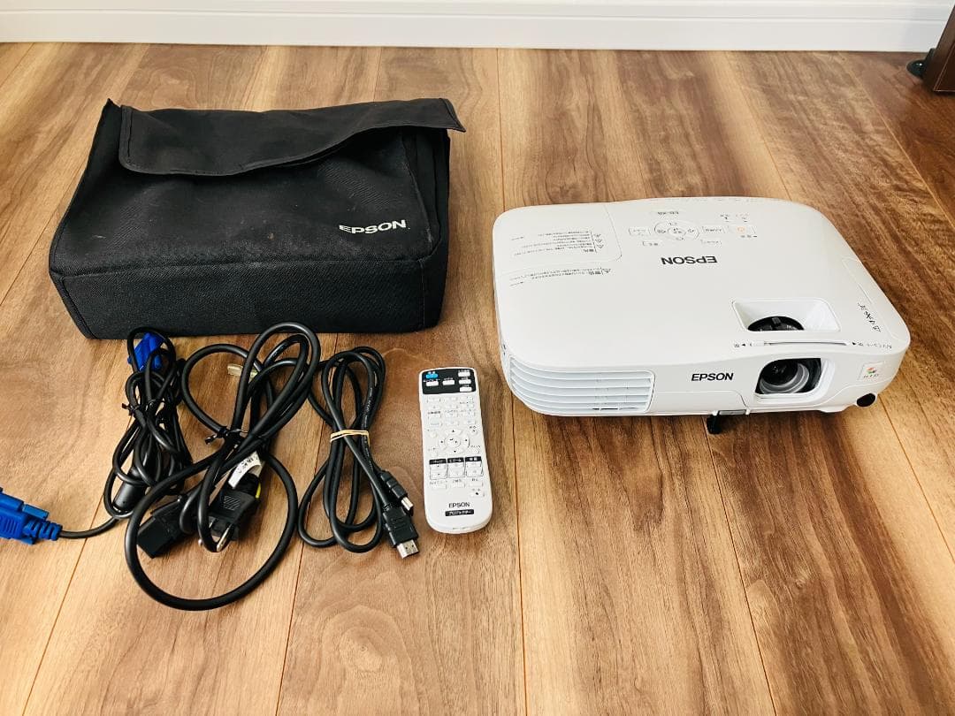 EPSON　プロジェクター　EB-X8