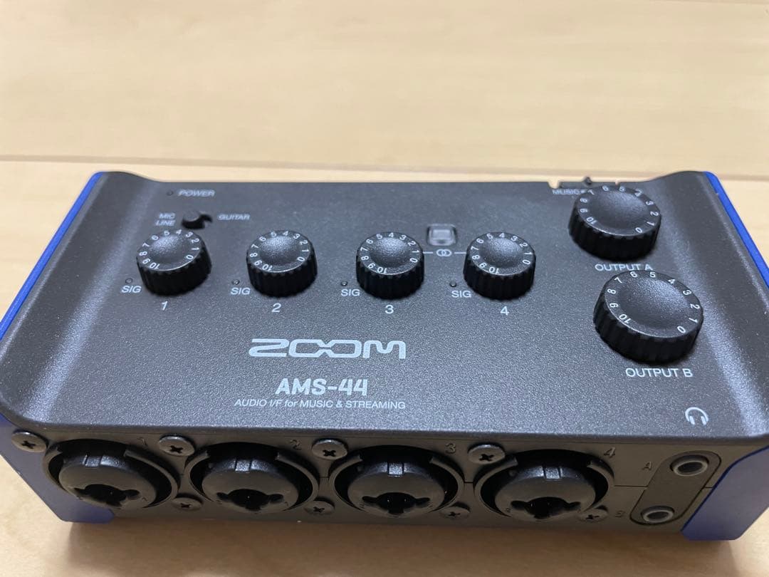 ZOOM AMS-44 オーディオインターフェイス No box