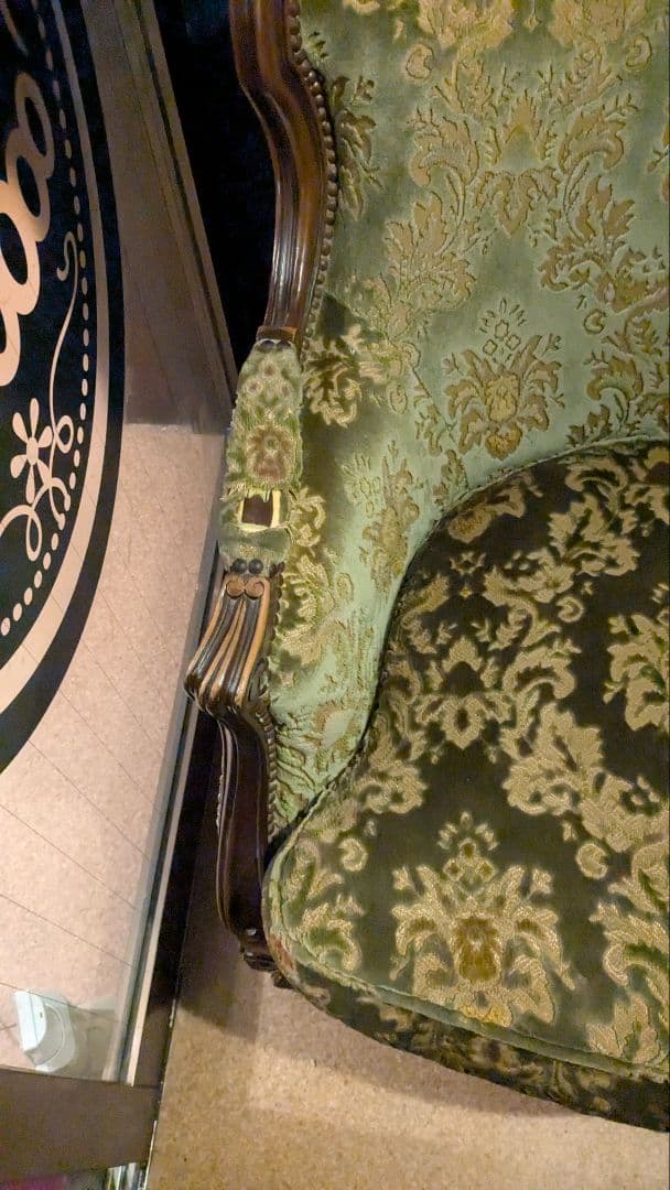 直接引取り　カリモクdomani クラシックスタイル アームチェア　ドマーニルイ