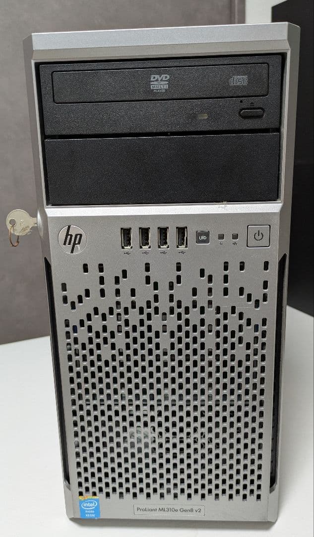 サーバー HP ProLiant ML310e Gen8 v2 E3-1220L v3