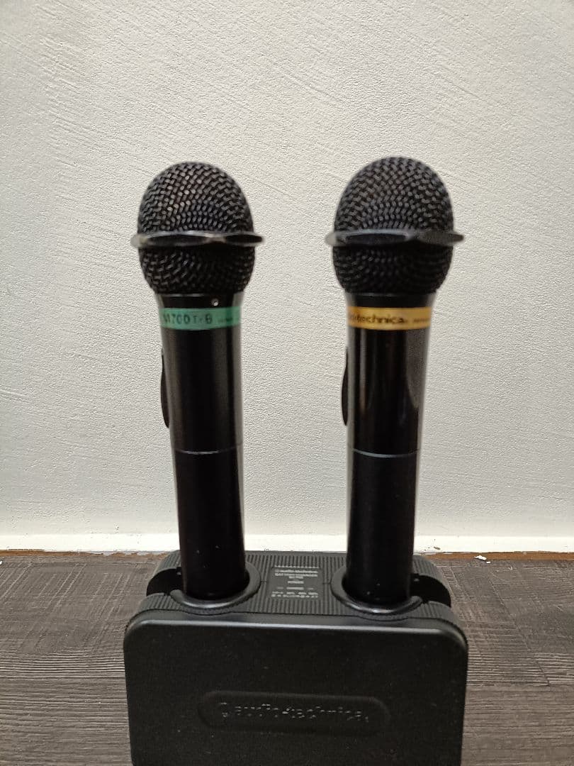 値下げ！オーディオテクニカ ワイヤレスマイク 2本 充電器セット　オマケ受光機